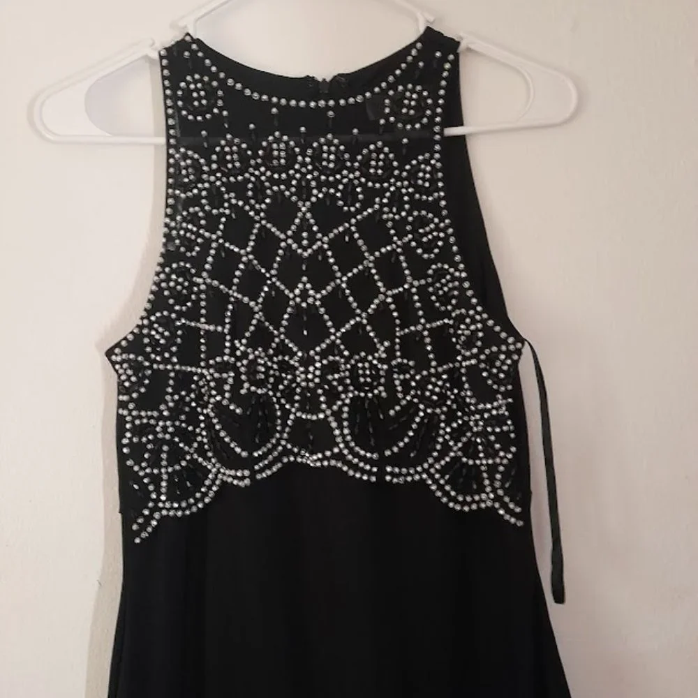 PRETTY BLANCK DRESS - Picture 1 of 7